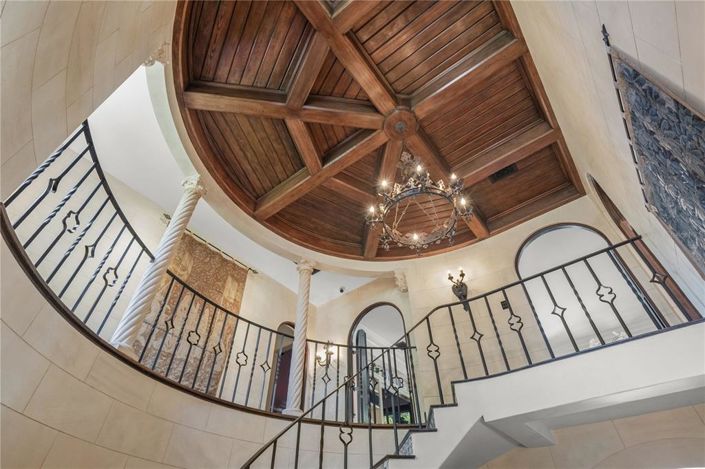 Image No.35-5 Bed Property for sale