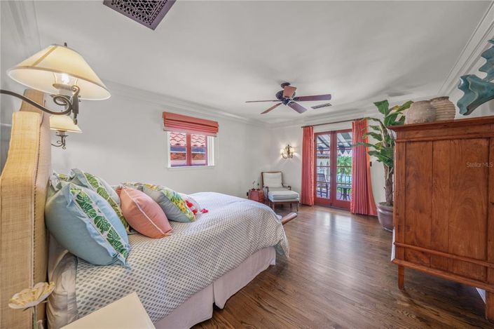 Image No.40-5 Bed Property for sale