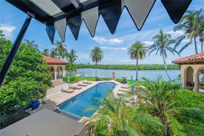 Image No.46-5 Bed Property for sale