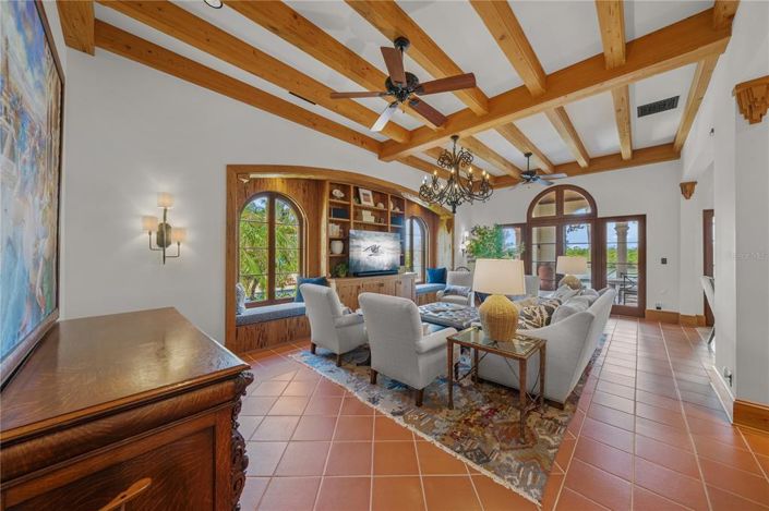 Image No.7-5 Bed Property for sale