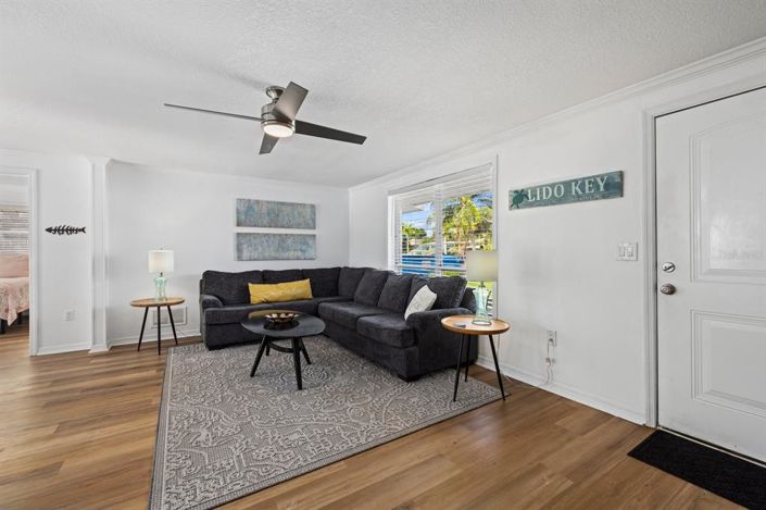 Image No.19-2 Bed Property for sale