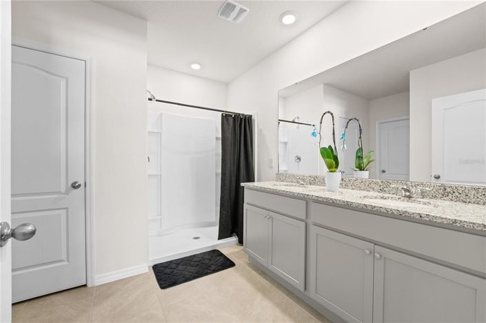 Image No.14-4 Bed Property for sale