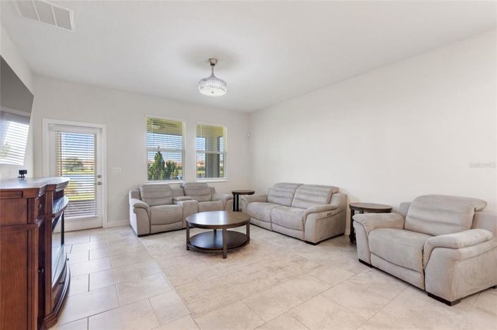 Image No.12-3 Bed Property for sale