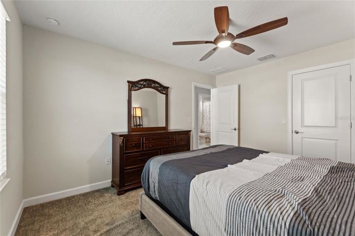 Image No.24-3 Bed Property for sale