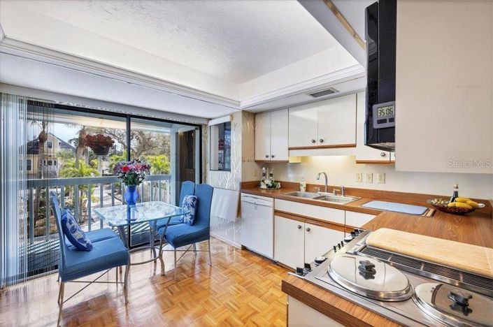 Image No.11-4 Bed Property for sale