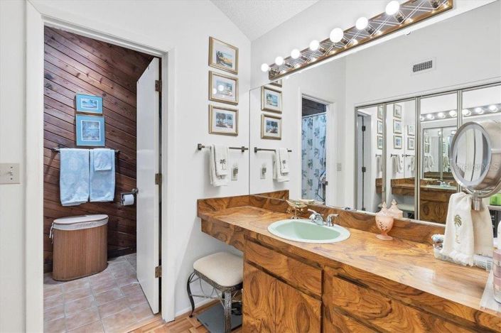 Image No.15-4 Bed Property for sale