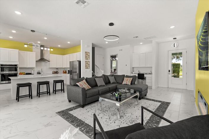 Image No.3-5 Bed Property for sale