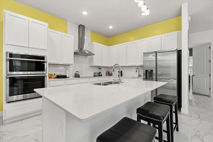 Image No.9-5 Bed Property for sale