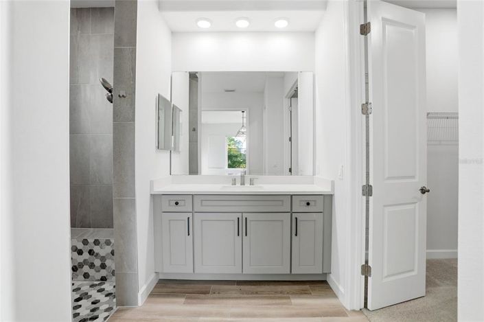 Image No.28-4 Bed Property for sale