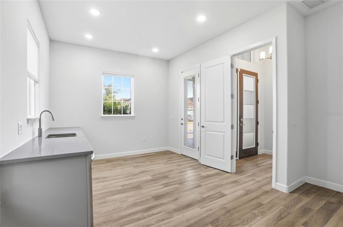 Image No.5-4 Bed Property for sale