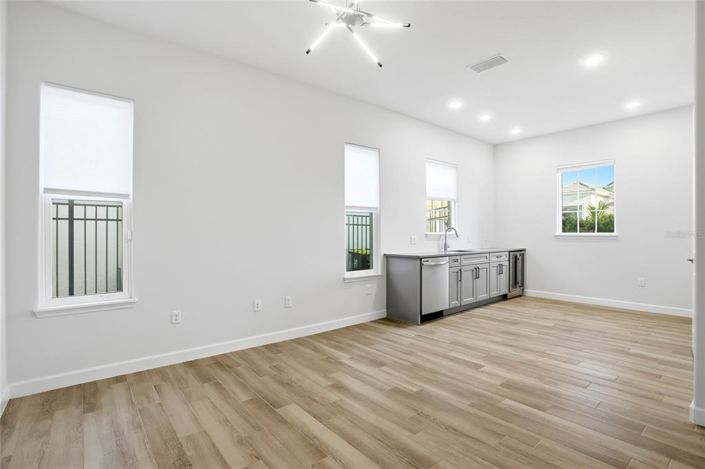 Image No.8-4 Bed Property for sale