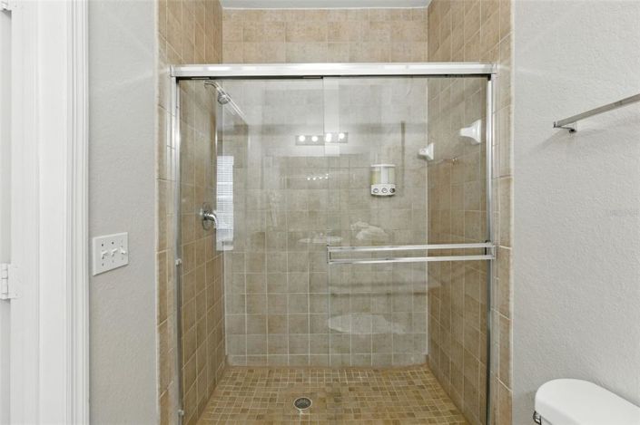 Image No.25-2 Bed Property for sale