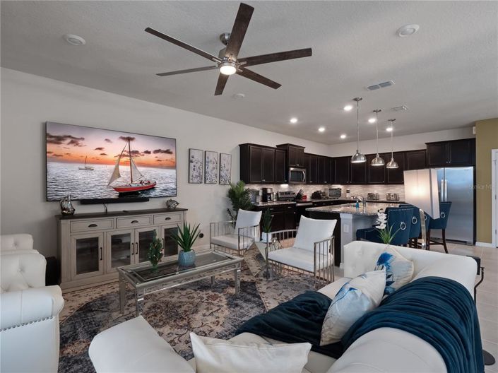 Image No.11-9 Bed Property for sale