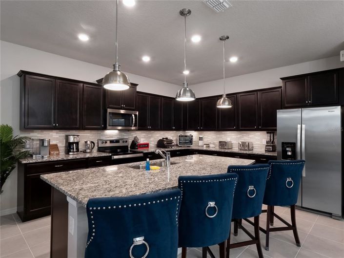 Image No.15-9 Bed Property for sale