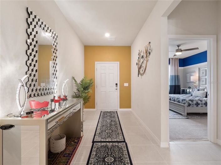 Image No.17-9 Bed Property for sale