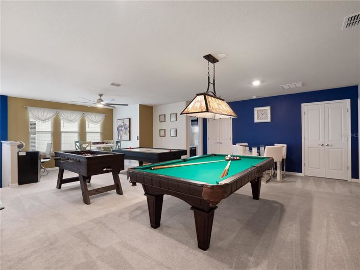 Image No.20-9 Bed Property for sale