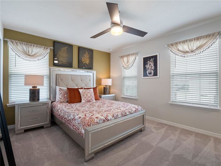 Image No.40-9 Bed Property for sale