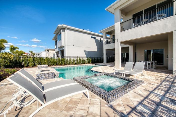 Image No.14-8 Bed Property for sale