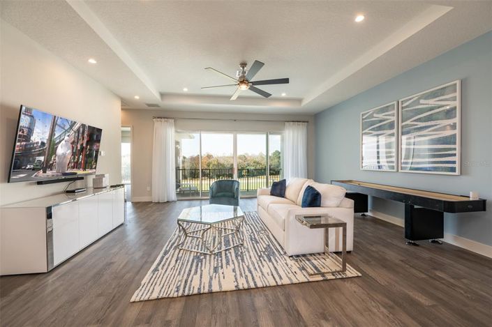 Image No.19-8 Bed Property for sale