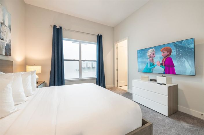 Image No.30-8 Bed Property for sale