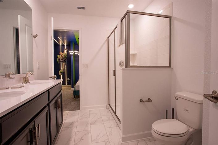 Image No.28-7 Bed Property for sale