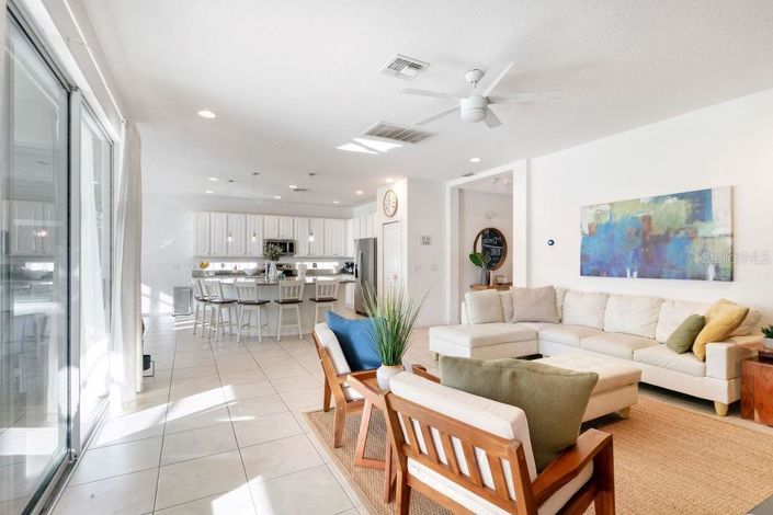 Image No.14-6 Bed Property for sale