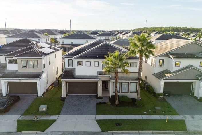 Image No.2-6 Bed Property for sale