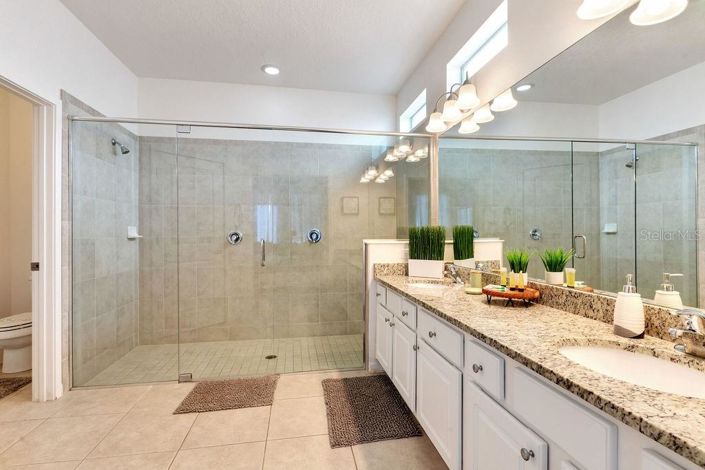 Image No.21-6 Bed Property for sale