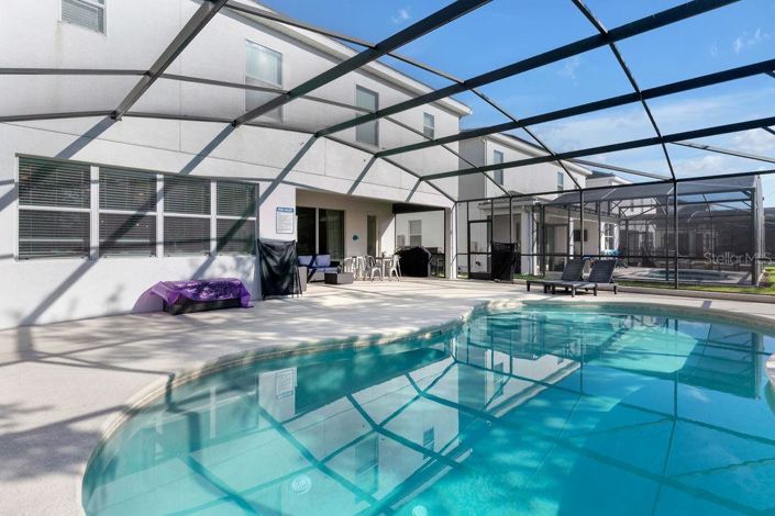 Image No.22-6 Bed Property for sale