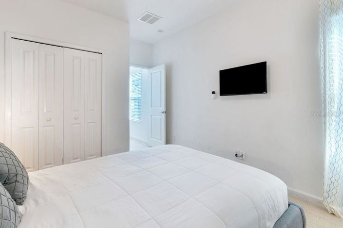 Image No.28-6 Bed Property for sale