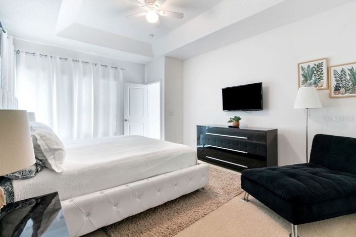 Image No.30-6 Bed Property for sale