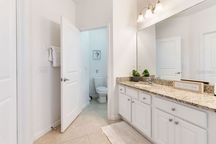 Image No.32-6 Bed Property for sale