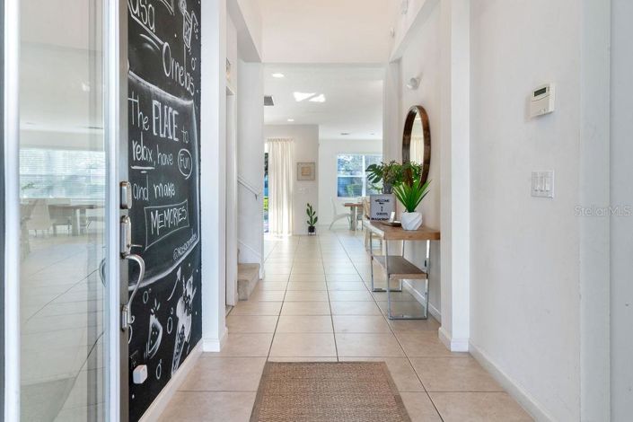 Image No.5-6 Bed Property for sale