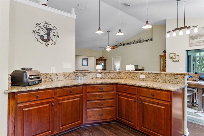 Image No.12-3 Bed Property for sale