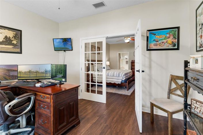 Image No.19-3 Bed Property for sale