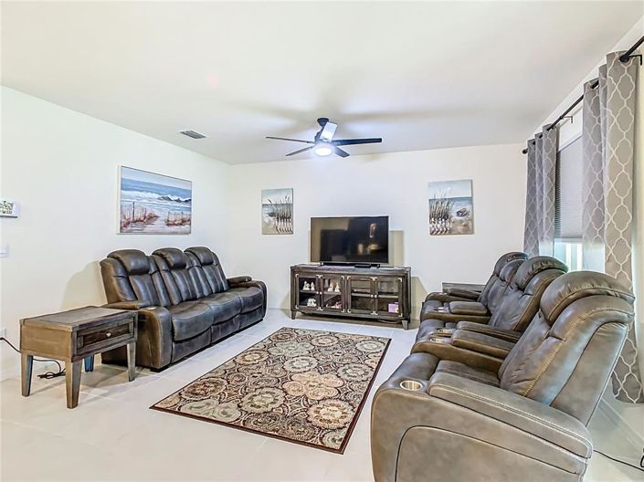 Image No.4-3 Bed Property for sale