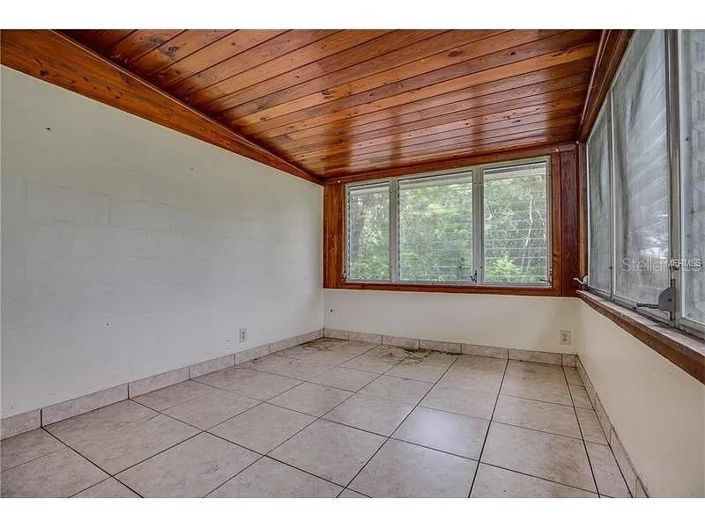 Image No.12-2 Bed Property for sale