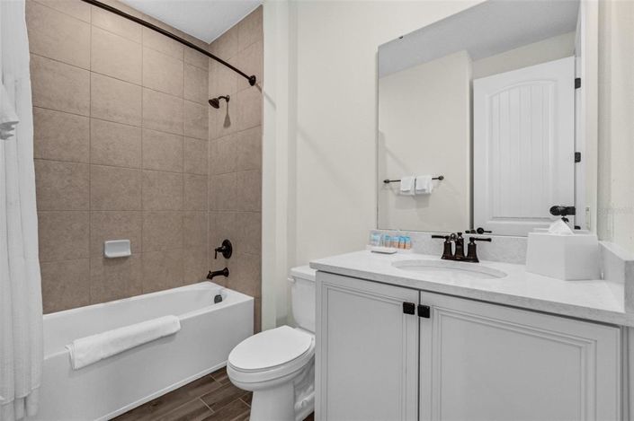 Image No.23-4 Bed Townhouse for sale