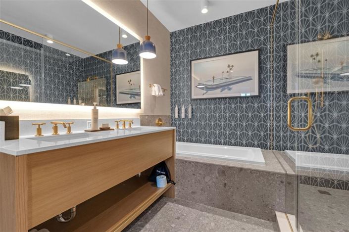 Image No.17-2 Bed Property for sale