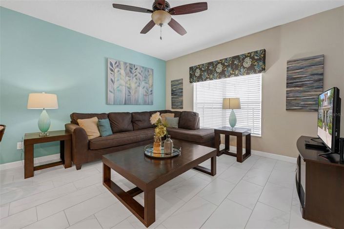 Image No.2-4 Bed Townhouse for sale