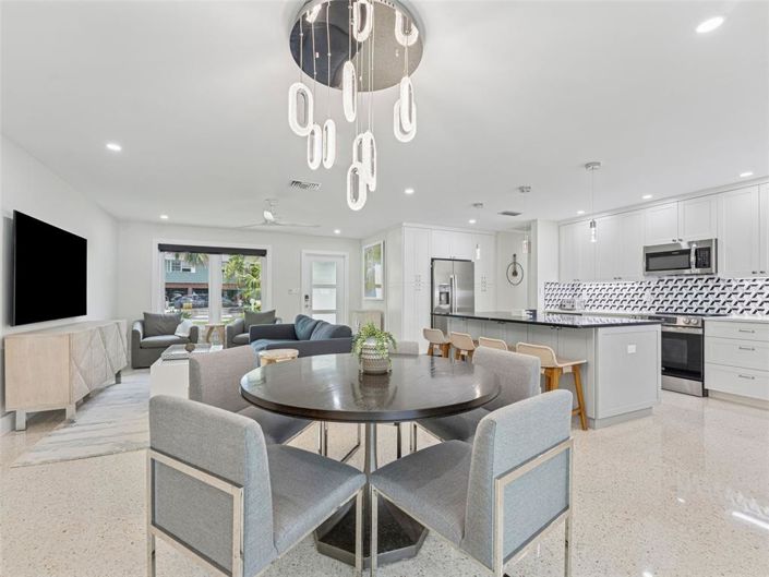 Image No.10-2 Bed Property for sale