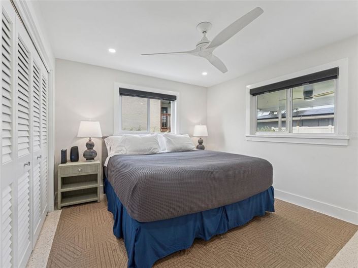 Image No.15-2 Bed Property for sale