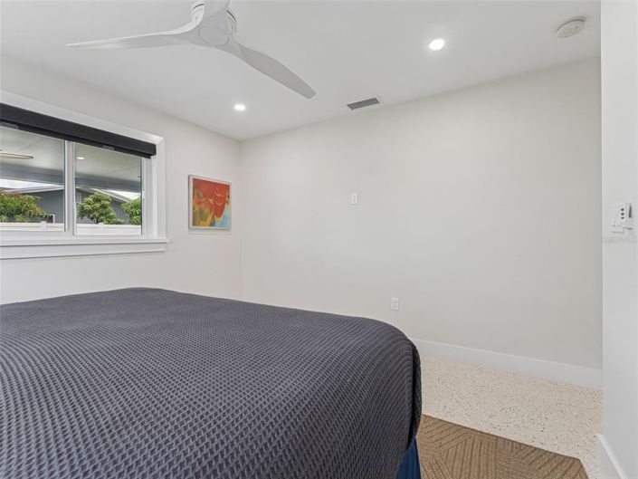 Image No.16-2 Bed Property for sale