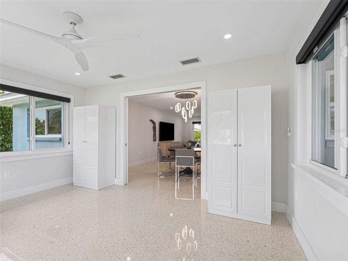 Image No.19-2 Bed Property for sale