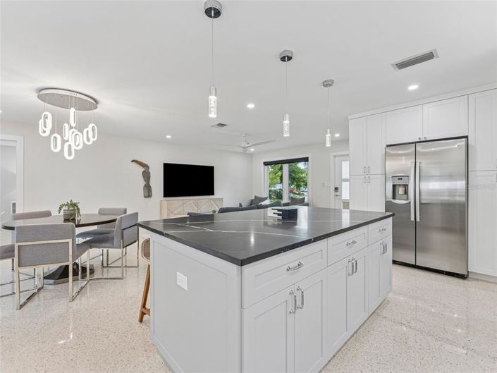 Image No.8-2 Bed Property for sale