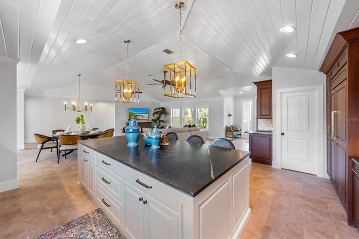 Image No.18-4 Bed Property for sale