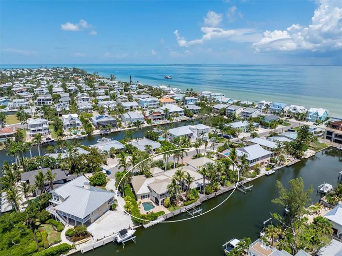 Image No.2-4 Bed Property for sale