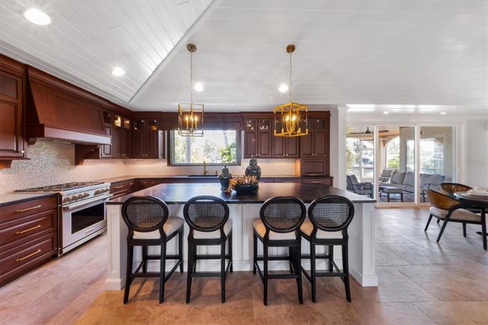 Image No.21-4 Bed Property for sale