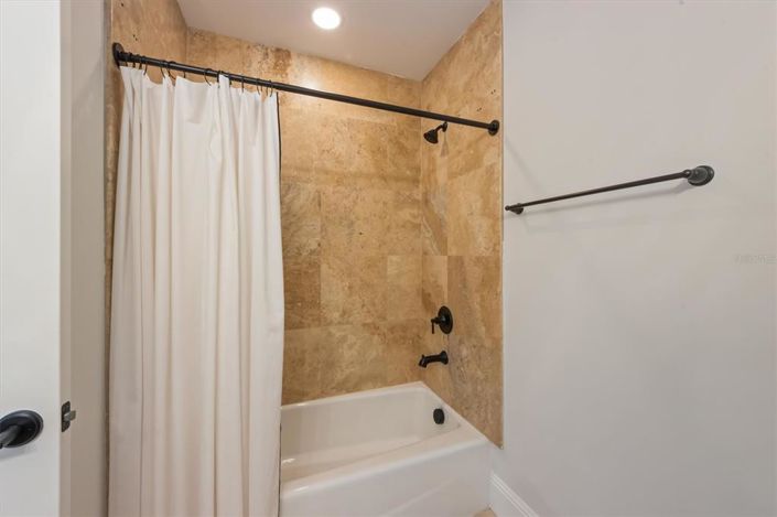 Image No.29-4 Bed Property for sale