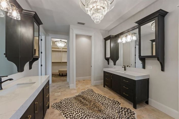 Image No.37-4 Bed Property for sale